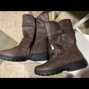 Boots size 7